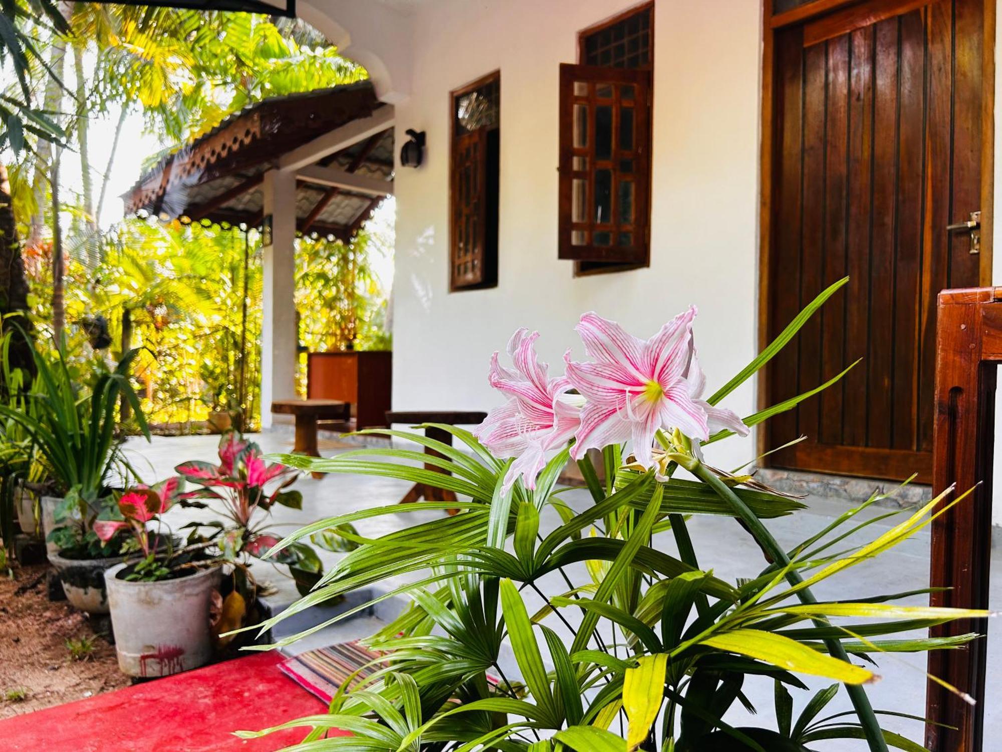 Pearl Bungalow Trincomalee Bagian luar foto