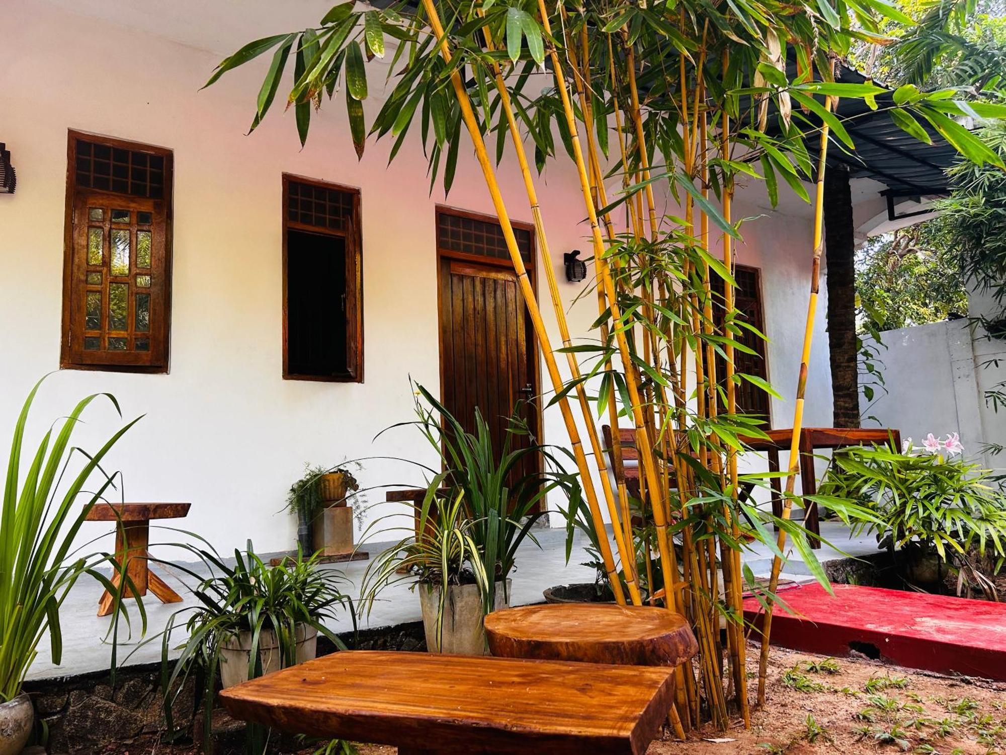 Pearl Bungalow Trincomalee Bagian luar foto